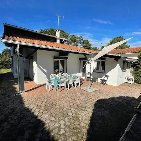 Maison Familiale Pres De La Avec Grand Jardin Et Parking Prive - Fr-1-413-108 Holiday home *