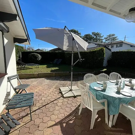 Maison Familiale Pres De La Avec Grand Jardin Et Parking Prive - Fr-1-413-108 Holiday home Capbreton